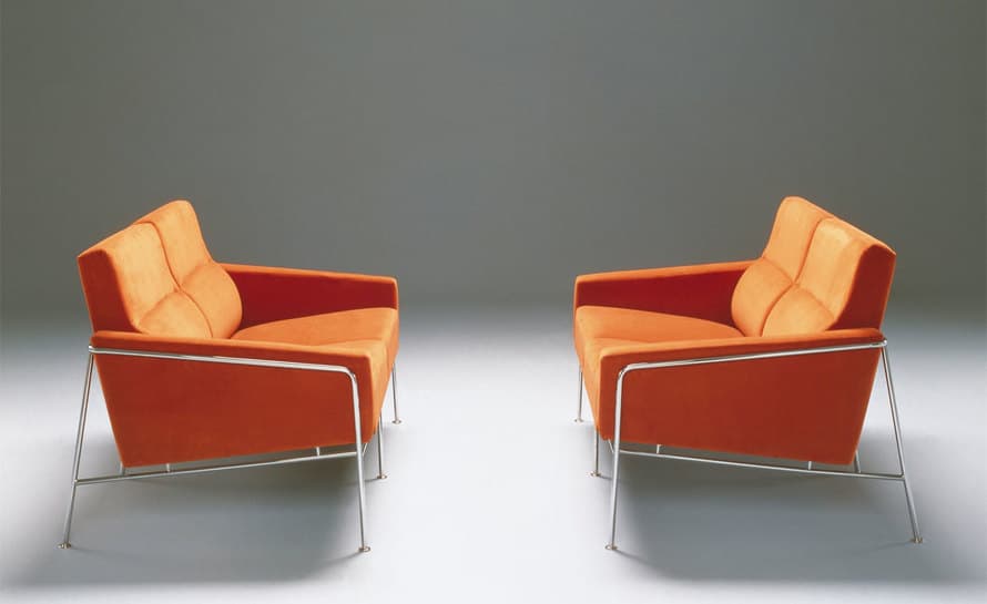 arne jacobsen series 3300 2 seat sofa