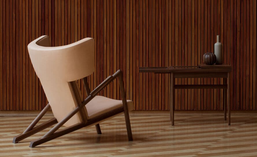 Art Collectors Table