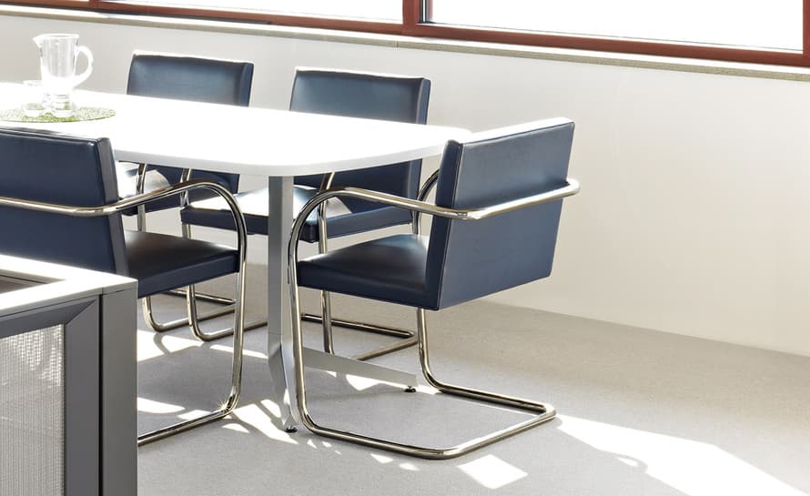 brno chair with tubular steel frame