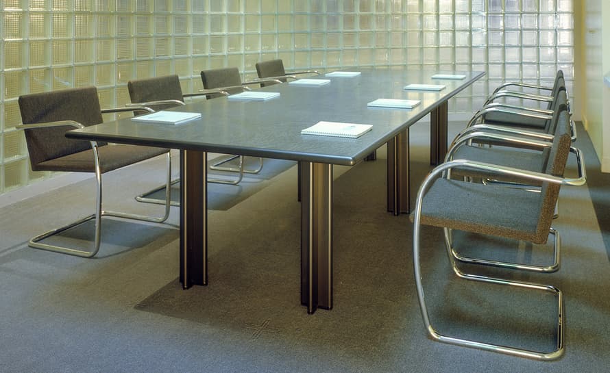 brno chair with tubular steel frame