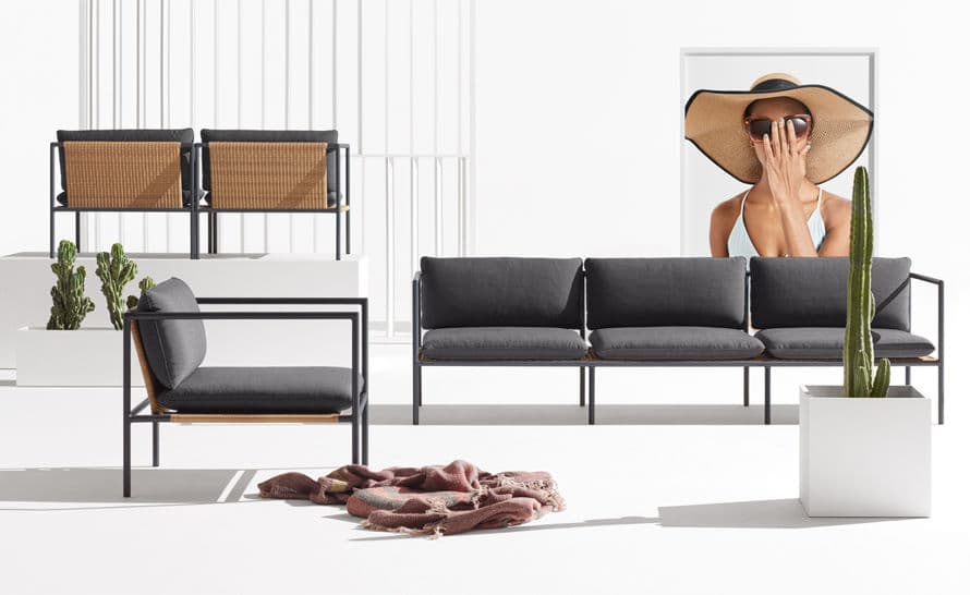 dog days outdoor 3 seat sofa