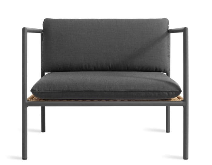 dog days outdoor lounge chair