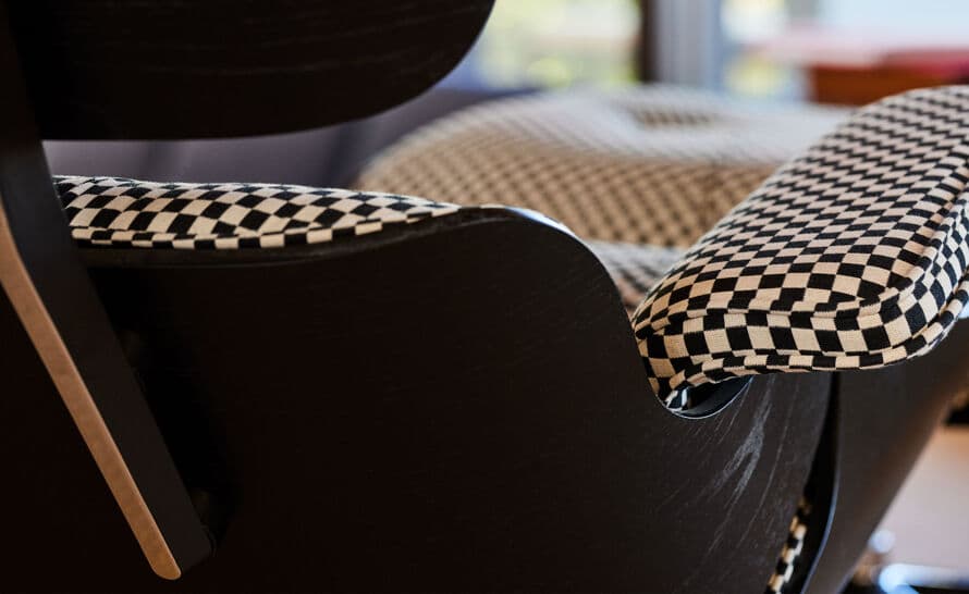 eames® lounge chair in fabric