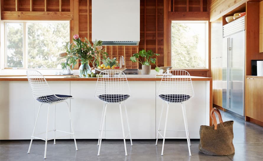 eames&reg; wire stool