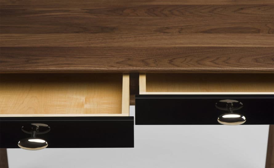 elliot desk 060
