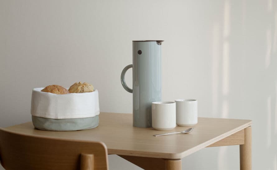 EM77 Vacuum Jug