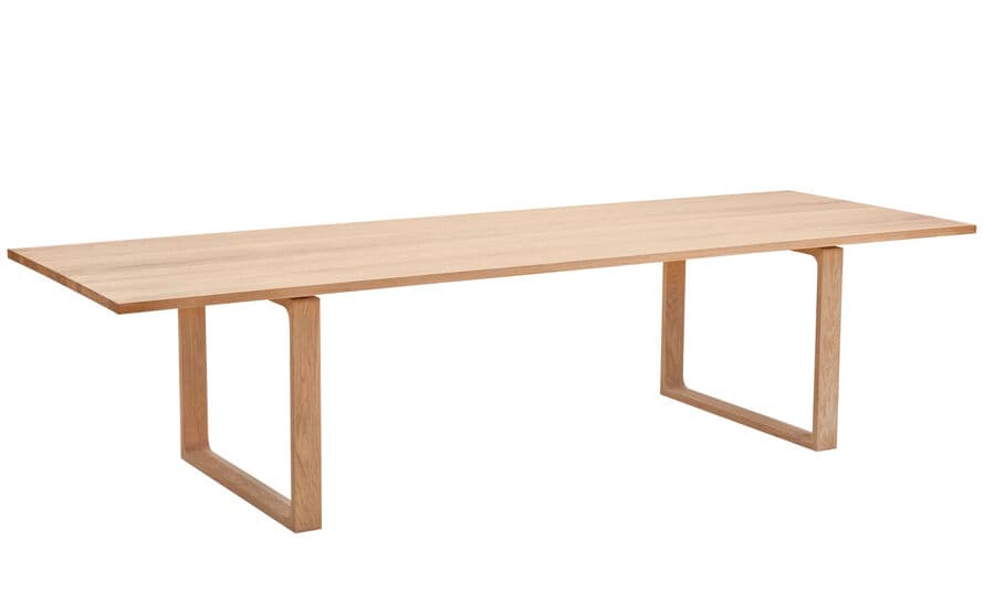 essay™ table