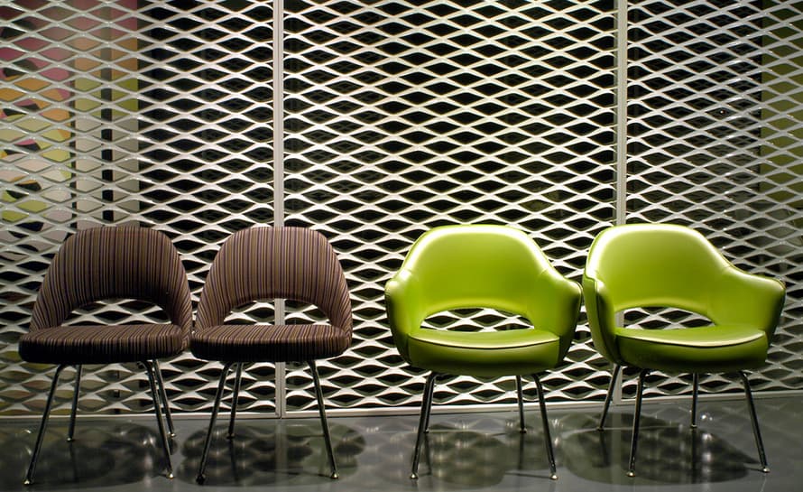 saarinen executive arm chair with metal legs