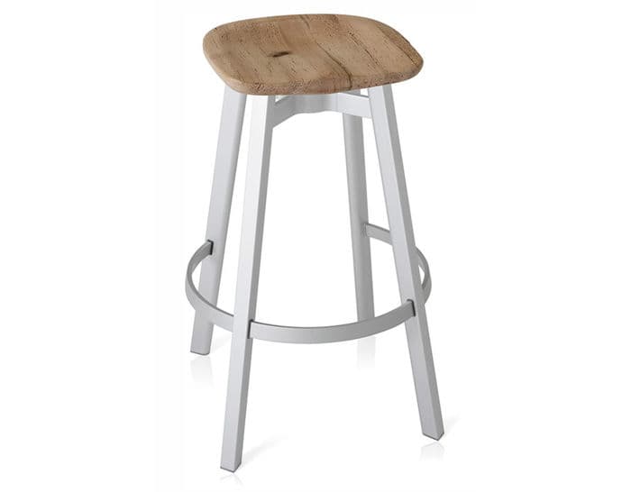 su stool with wood seat
