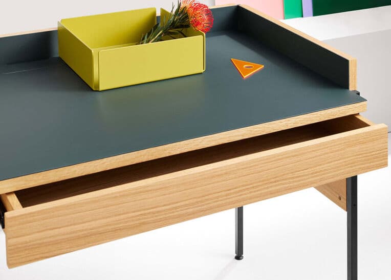tabloid desk