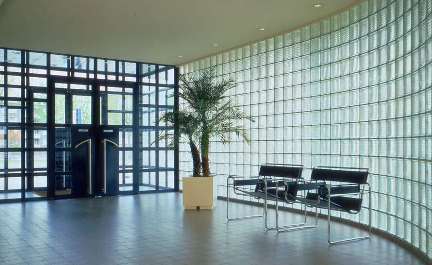 wassily lounge chair