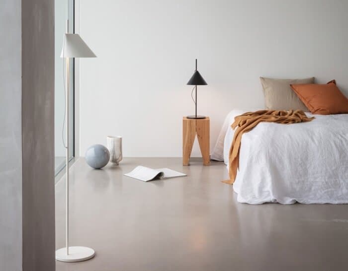 yuh table lamp