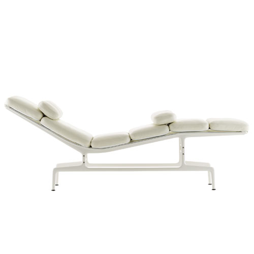 eames chaise by Eames for Herman Miller